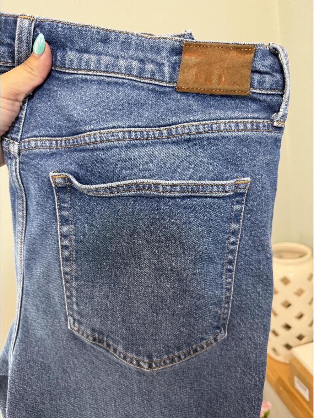 J. Crew Classic Straight Medium Wash Cotton Denim Jean - Women's 32 - Picture 5 of 6